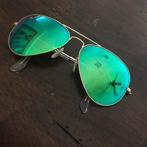 green/blue flash raybands